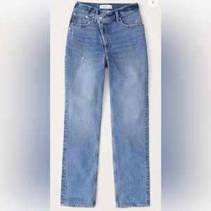 Abercrombie & Fitch Curve Love Ultra High Rise 90s Straight Jean